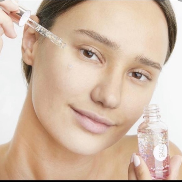 My Daily Dose of Uplift, A Mix of collagen coenzyme q 10 and Hyaluronic acid‎ - Picture 6 of 10